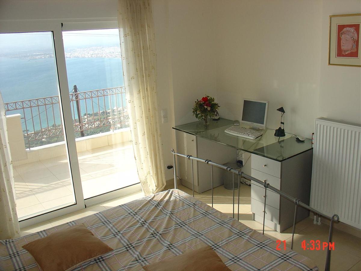 Verga First Floor Apartment Esterno foto